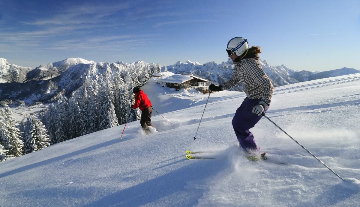 Sanfte Schwünge im flockigen Schnee des Tannheimer Tals